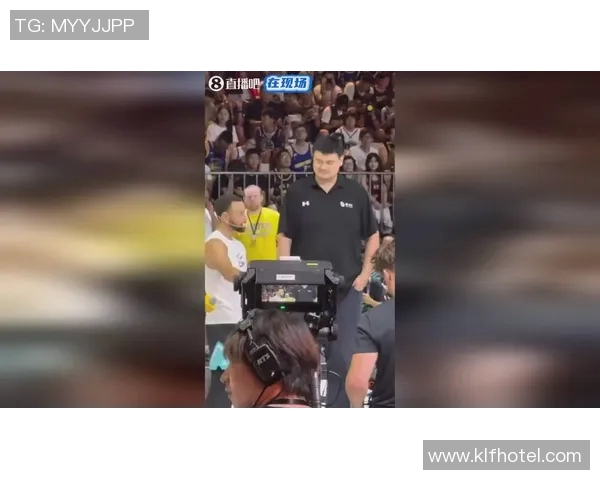 姚明与范伟的跨界合作：体育与喜剧的精彩碰撞与心灵对话