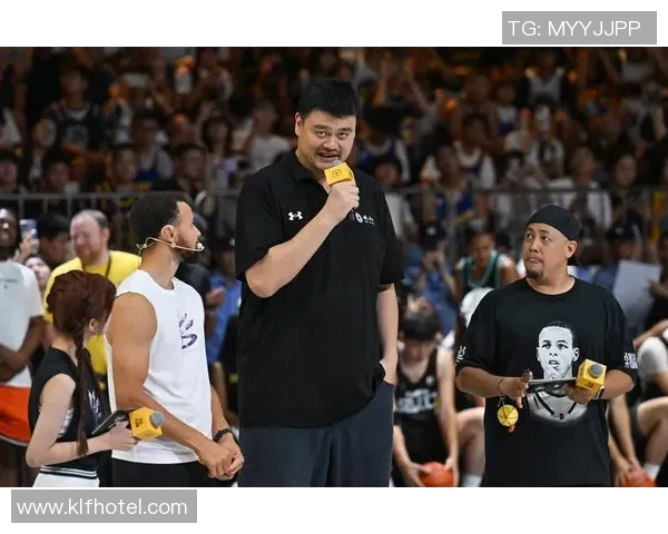 傻瓜小姚明的奇幻篮球之旅与成长故事