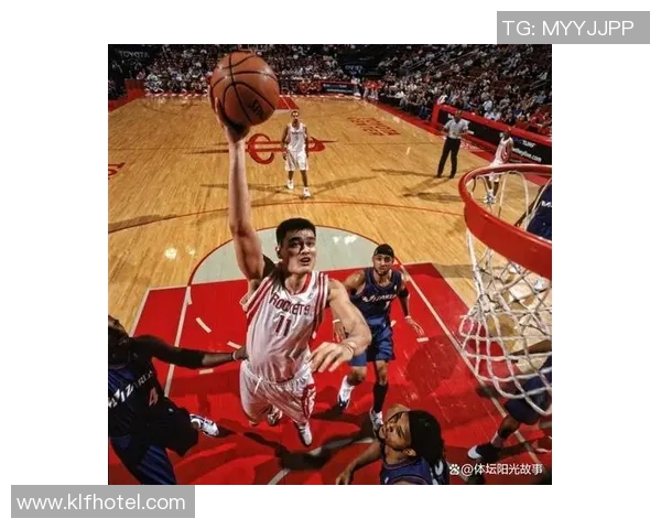 姚明被推到赛场边缘的背后故事与篮球生涯的深刻反思