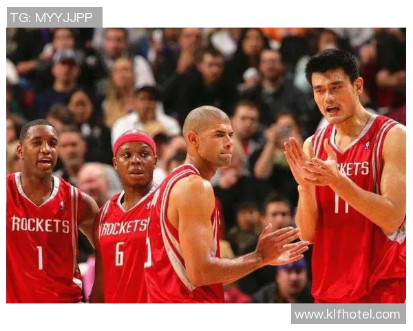 姚明重返休斯顿火箭队引发球迷热烈追忆昔日辉煌时刻