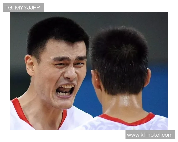 姚明赛后泪洒赛场背后的心酸与坚持让人动容