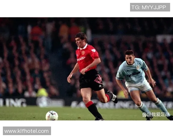 黑头发的足球明星们在绿茵场上的风采与传奇故事