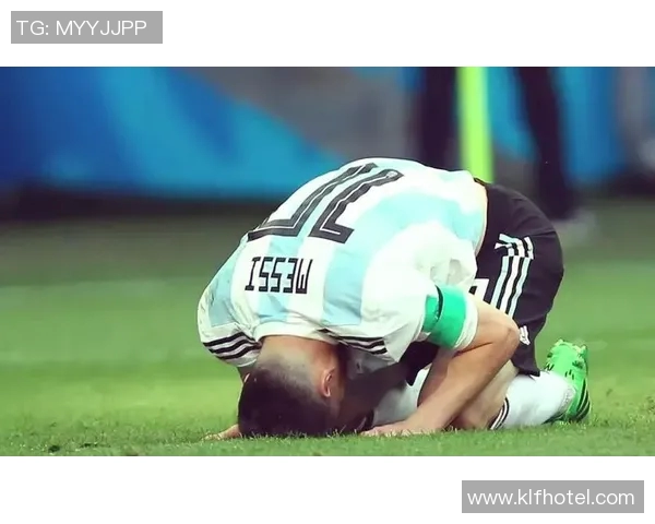 谢幕足球明星是谁揭秘精彩视频回顾与生涯亮点分析 谢幕足球明星是谁揭秘精彩视频回顾与生涯亮点分析