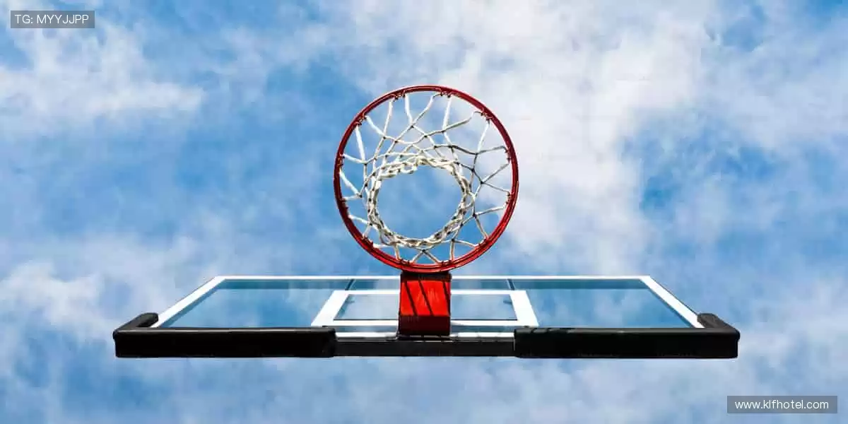 直播镜头锁定胜负悬念，你的呐喊永不迟到！📺